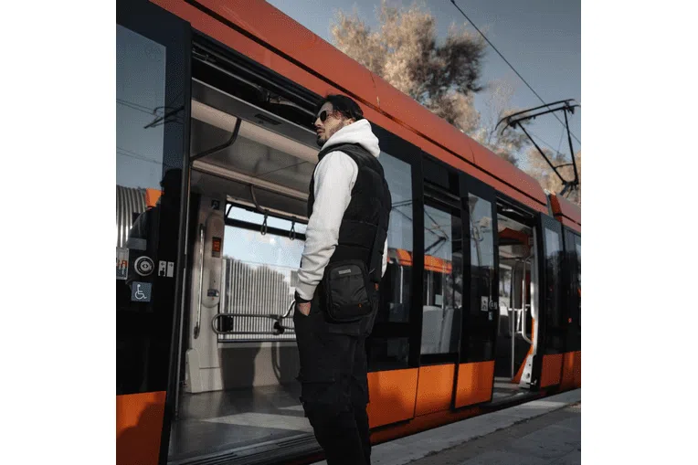 Τσαντάκι ώμου Cardinal 126 μαύρο 5 Τσαντάκι ώμου Cardinal 126 μαύρο