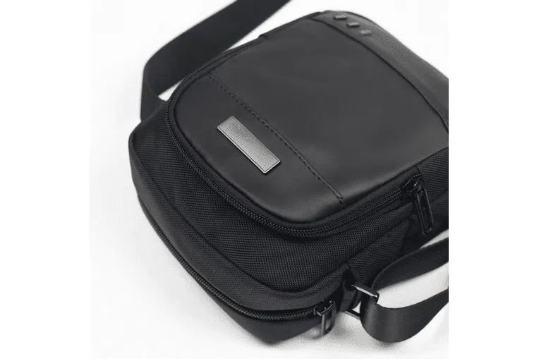 Τσαντάκι ώμου Cardinal 126 μαύρο 2 Τσαντάκι ώμου Cardinal 126 μαύρο